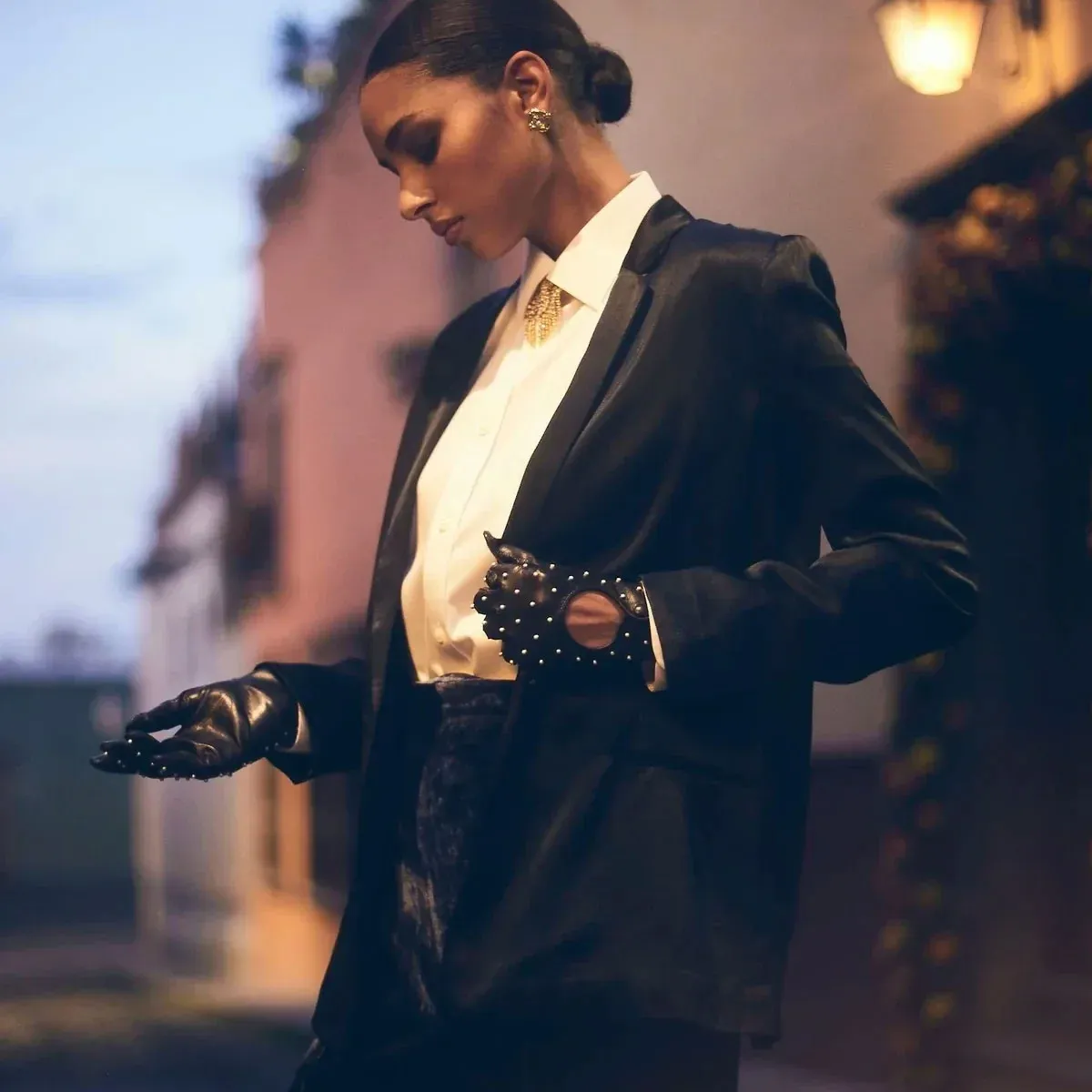 Driving Glove with Pearls