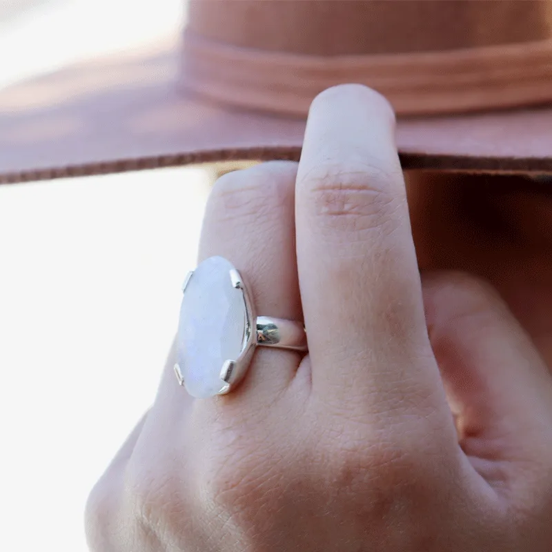 Maan Moonstone Oval Boho Ring