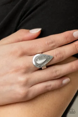 Paparazzi Ring ~ Earthy Glow - White