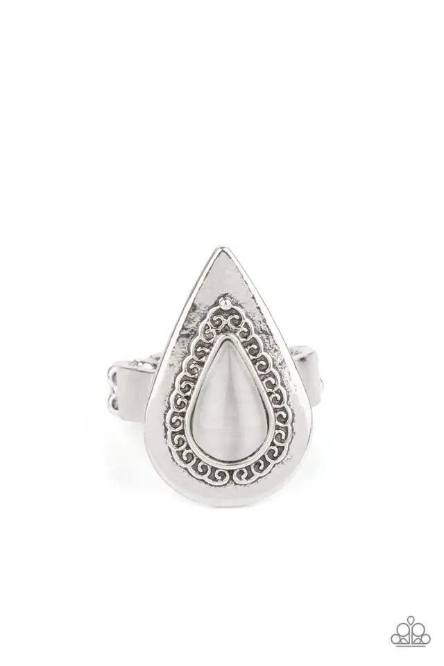 Paparazzi Ring ~ Earthy Glow - White
